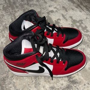 Jordan 1 Chicago Black Toe 5Y/7W